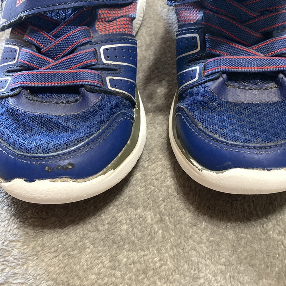 Little Boys Skechers Tennis Shoes Size 10.5. Red and Blue Velcro Sneakers. - Picture 6 of 8